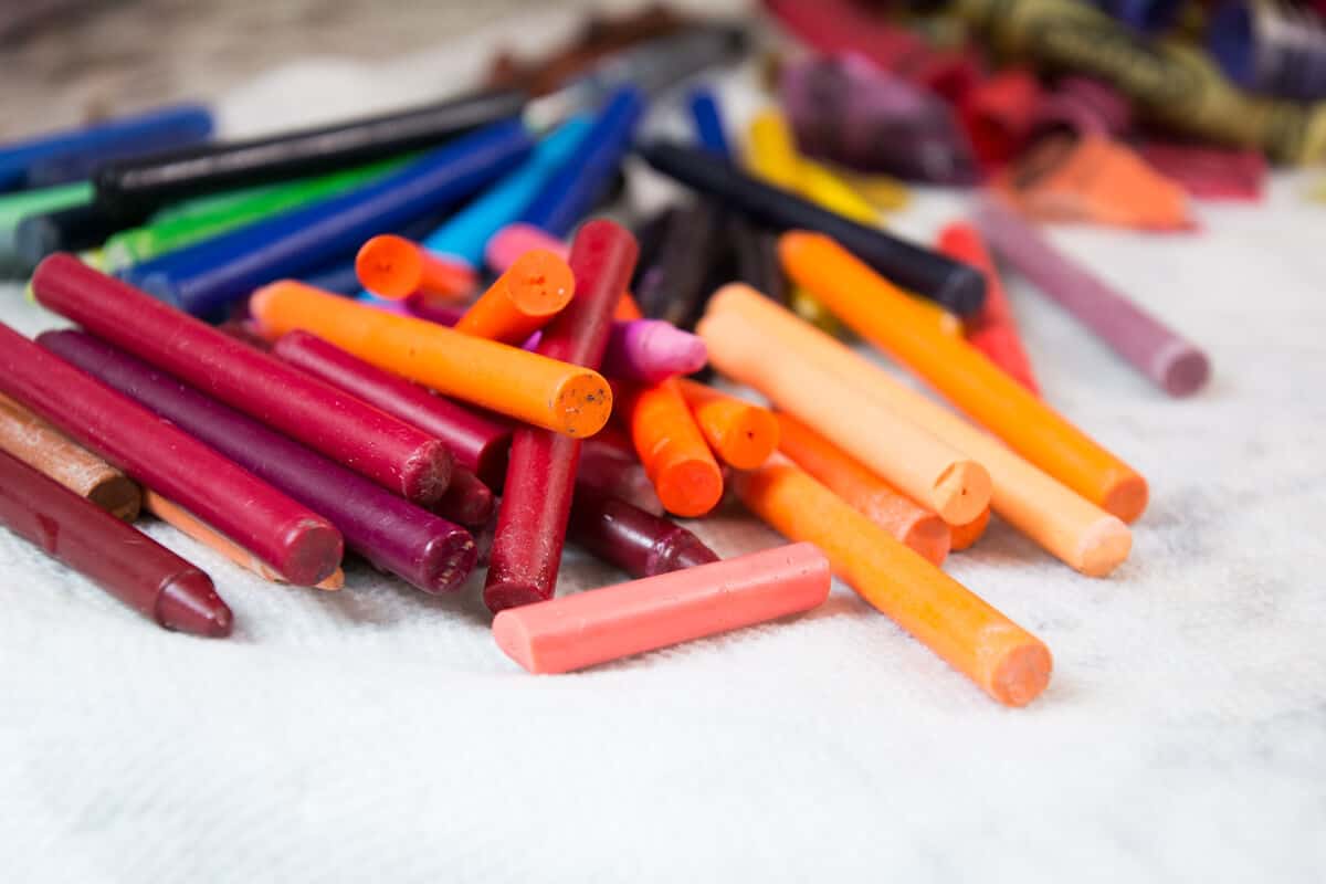 18 Epic Melted Crayon Crafts To Reuse Those Old Crayons