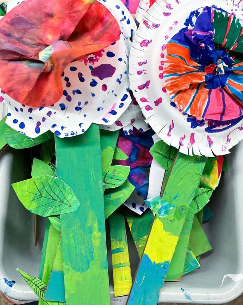 Paper Plate Flower Craft For Kids - Crafty Art Ideas