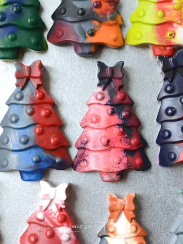 DIY Christmas Tree Crayons: Homemade Stocking Stuff Idea