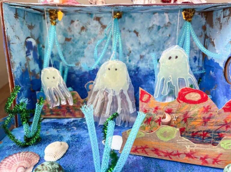 ocean habitat shoebox diorama example.